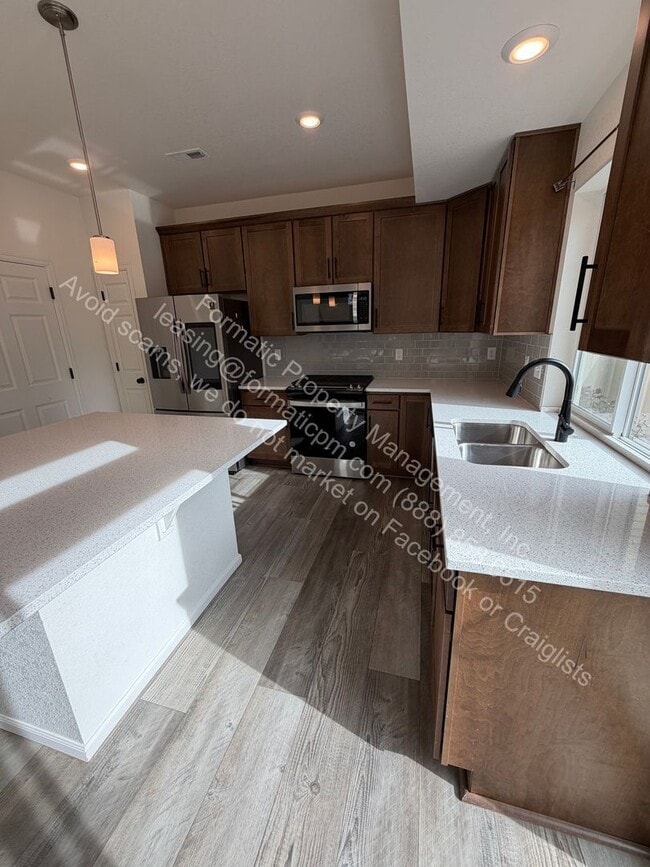 Photo - 1056 Highlands Dr