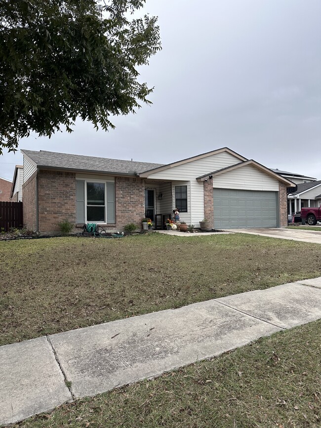 Building Photo - 6916 Elliot Ct