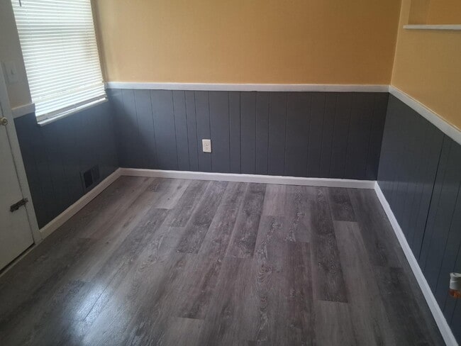 Photo - 1752 Pine Tree St S Unidad H