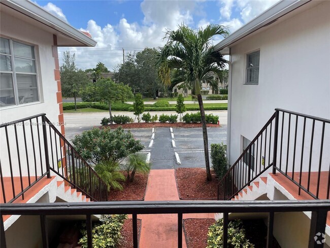 Building Photo - 3090 Coral Springs Dr Unit 7 Rental