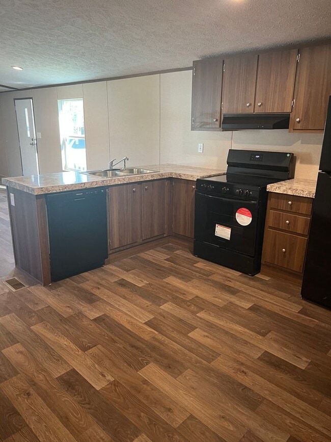 Photo - AVAILABLE NOW & SUPER close to Downtown Aynor!