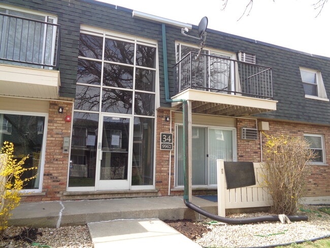 Building Photo - 9962 S 84th Terrace Unit 301