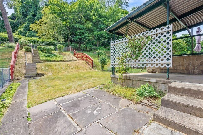 Photo - 2182 Pauline Ave