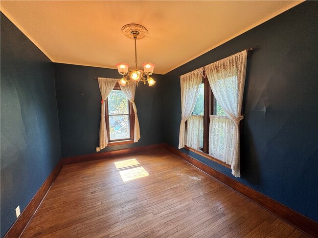 Photo - 352 E 2nd St