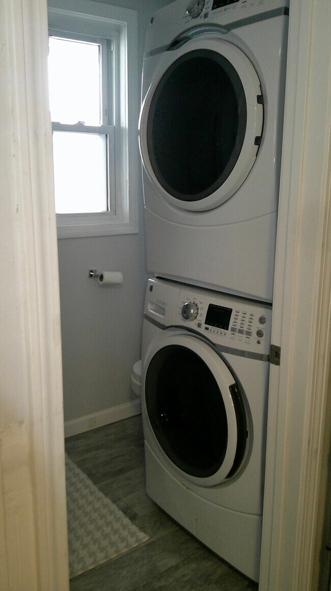 Photo - 876 Adams St Unidad #1