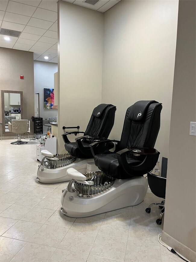 Photo - 16102 Emerald Estates Dr Unit 129