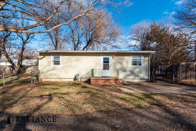 Photo - 207 S Topeka St