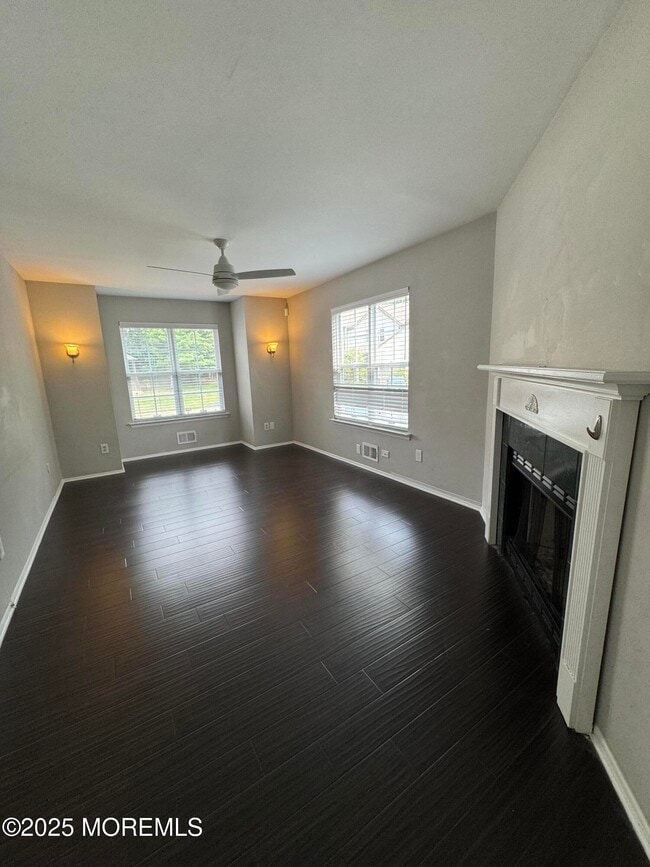 Photo - 81 Atrium Way