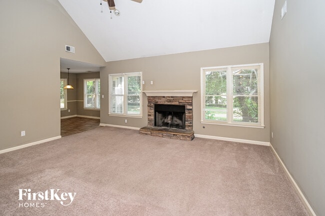Photo - 5802 Millers Pond Ln