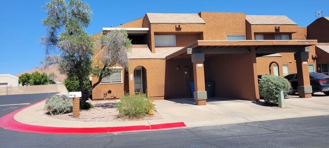 Building Photo - The Buttes