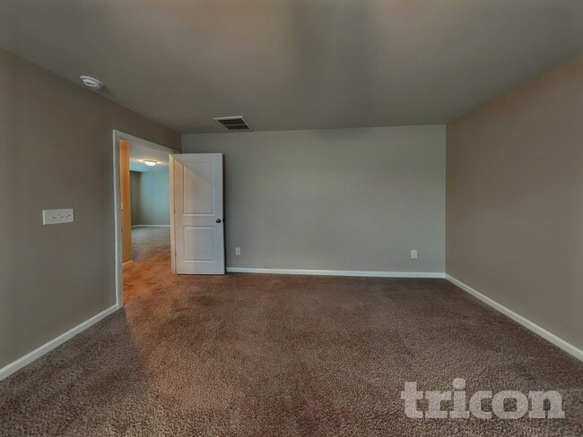 Photo - 3718 Streamside Dr