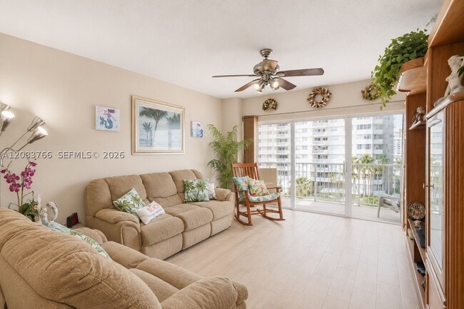 Building Photo - 1965 S Ocean Dr Unit 5E