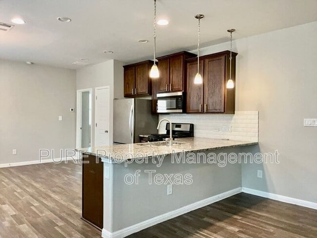 Photo - 128 Earl Keen St