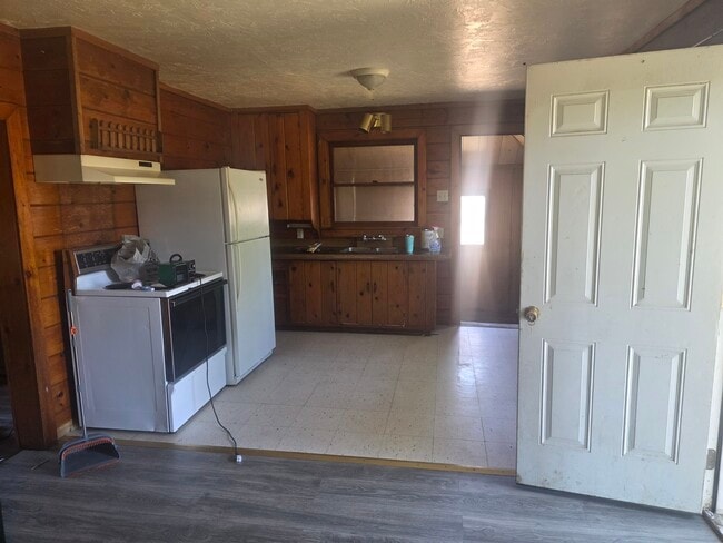 Photo - 1240 Birch St