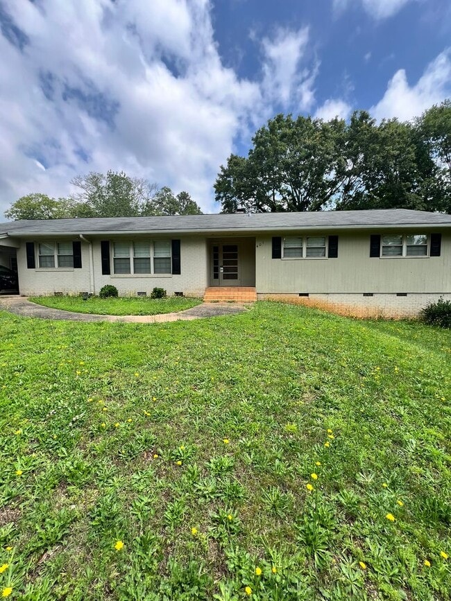 Building Photo - 3BD/ 2BA in Bellview Estates
