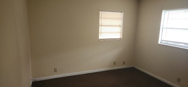 Photo - 303 Oleander Dr