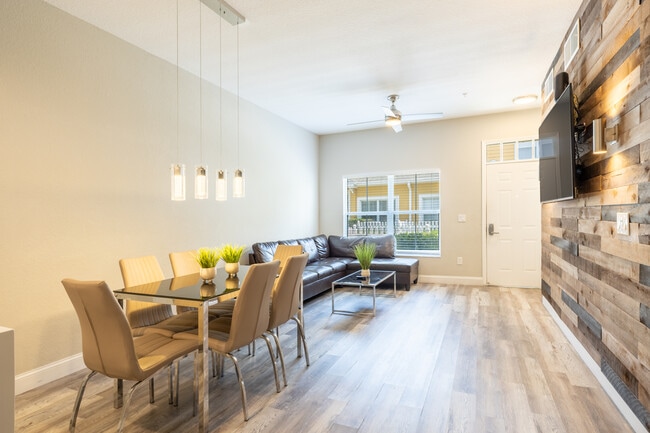 Photo - 2620 Lodi Cir