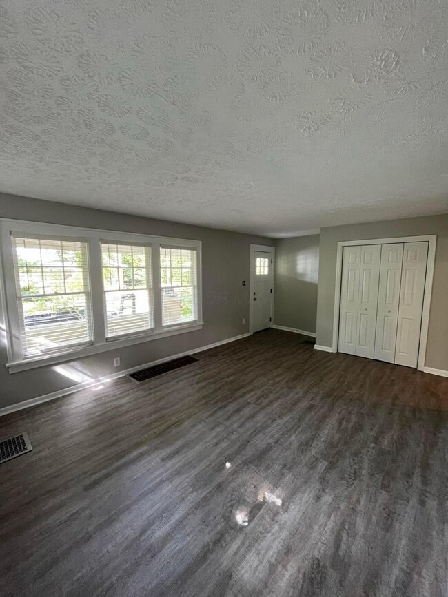 Photo - 11 E Kelso Rd