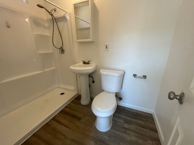 925 7th St Unit 925 1/2 7th Street