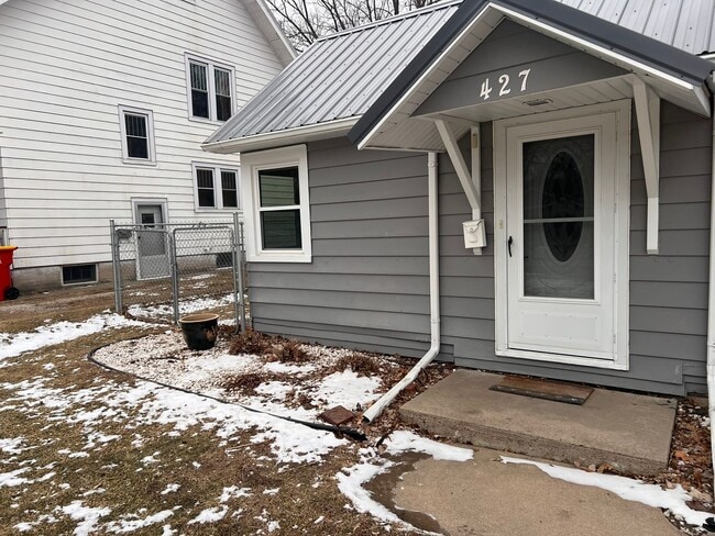 Photo - 2 bedroom home in Boone, fenced in yard, great for families!