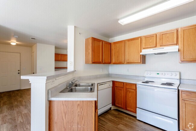 2BR, 2BA - 954SF