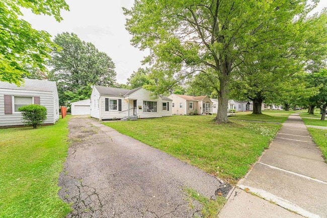 Photo - 2533 Greenvale Rd