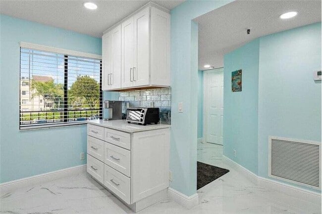 Photo - 7076 Huntington Ln Unit 207