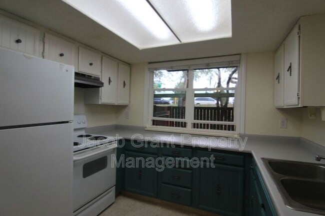 Photo - 1440 Vega Cir