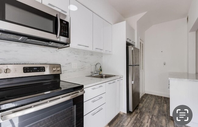 Building Photo - 723 NE 91st St Unit 1C Rental
