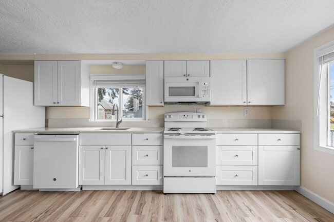 Photo - 530 NE 5th St