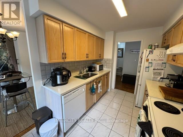 Photo - 800 Sheppard Ave W Unit 209