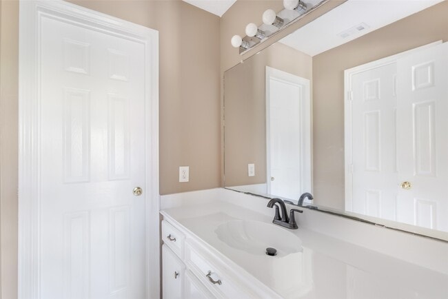 Photo - 16222 Rutley Cir