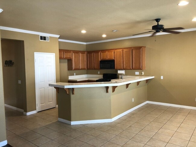 Photo - 3117 Thoroughbred St