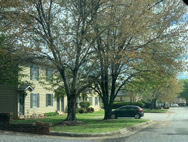 Photo - Apartments on 20th