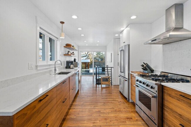 Photo - 1198 Browning Ave Unit ID1071595P