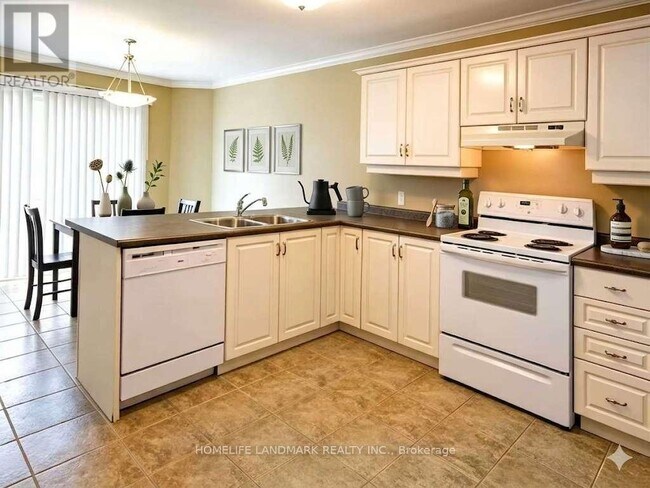 Photo - 898 Blythwood Rd
