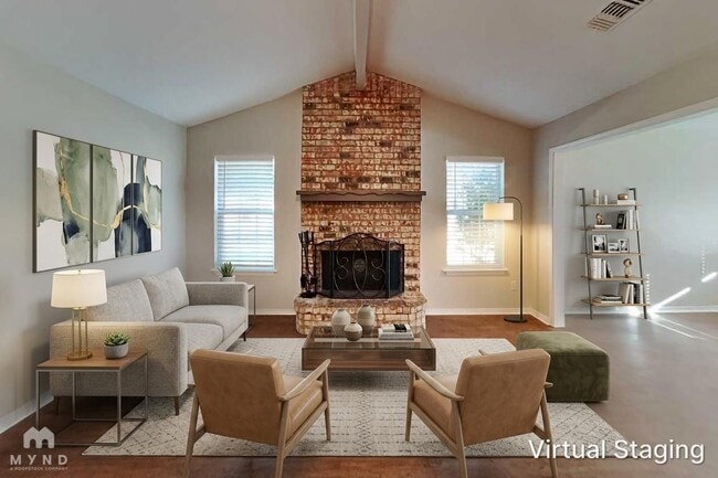 Photo - 461 NW Charlyne Dr