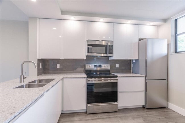 Photo - 113 Lake Emerald Dr Unit 201