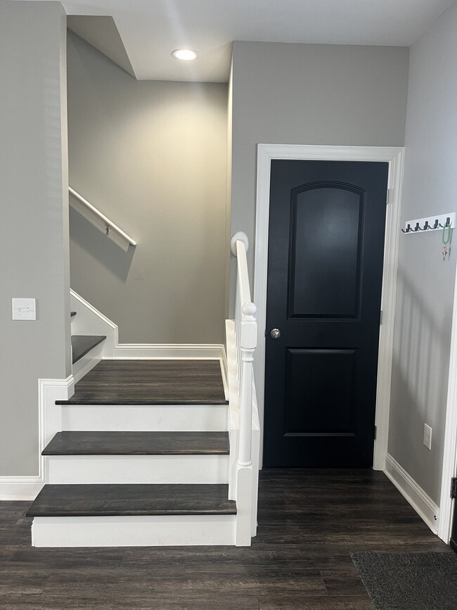 Photo - 77 Emanuel Ct