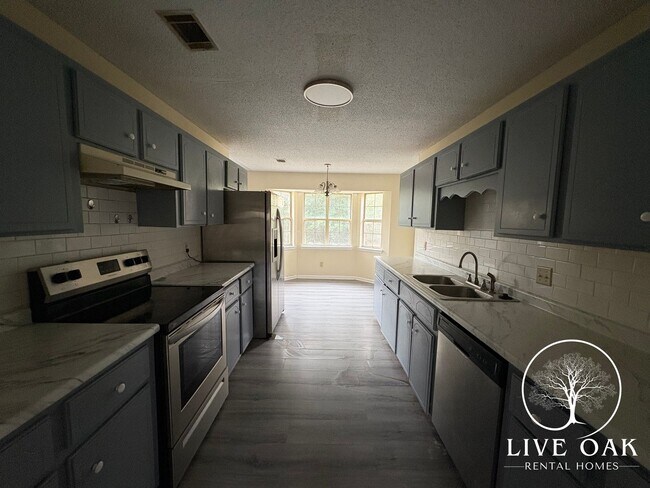 Photo - RATE DROP ALERT (was $1900/month)!