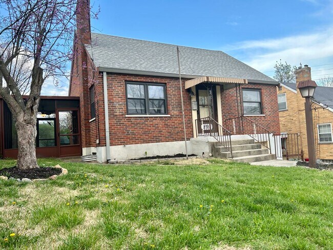 Photo - Adorable 3 bedroom 1 bath with garage