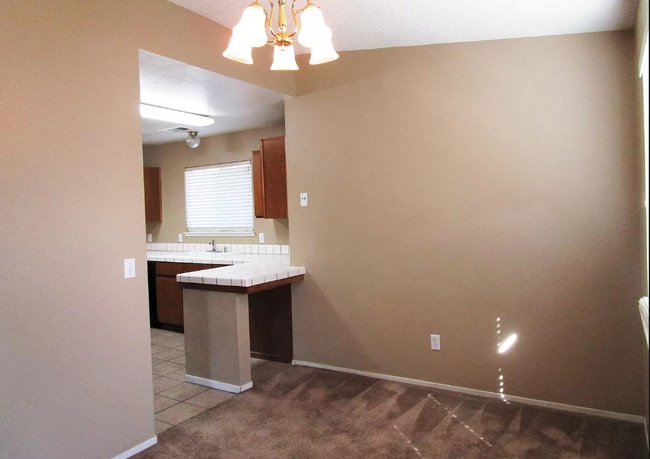 Photo - 325 Cantebury Dr