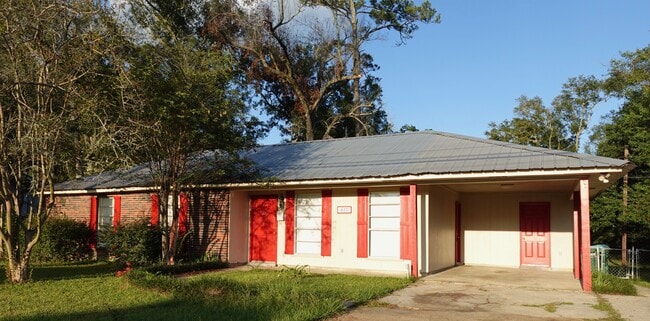 Building Photo - 623 S Cypress St