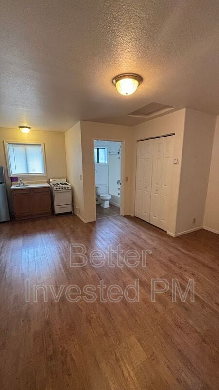 Photo - 24631 Birch St