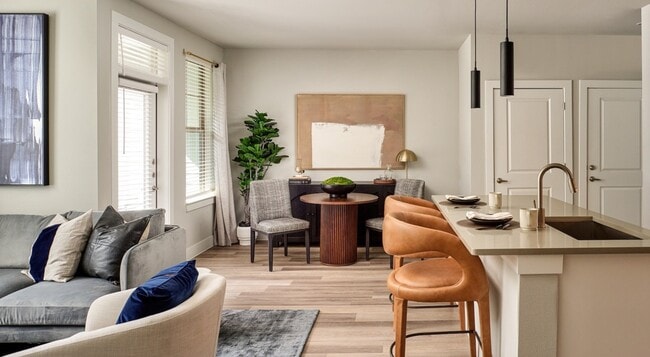 Photo - 16717 Westpark Dr Unidad B5D