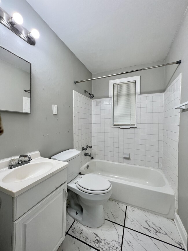 Photo - 424 Stoneham Rd