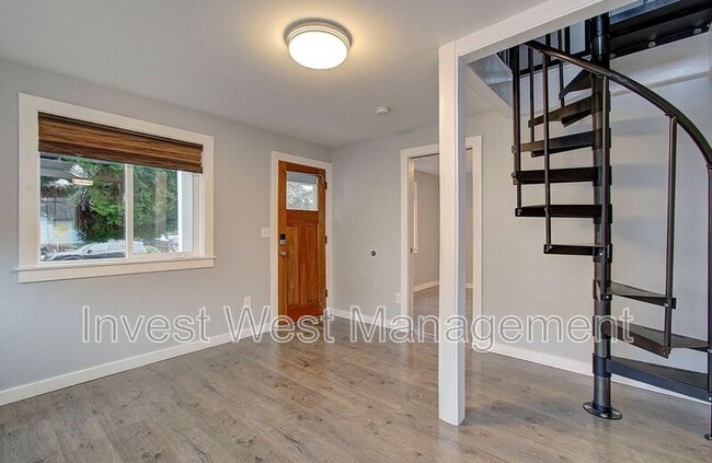 Photo - 2306 E 27th St