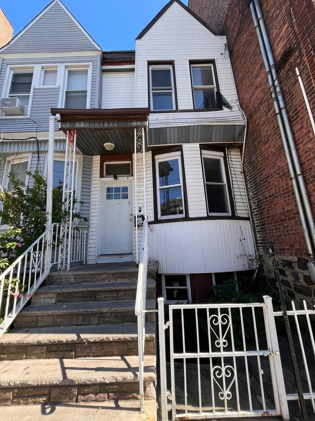 Building Photo - 62 Van Reypen St Rental