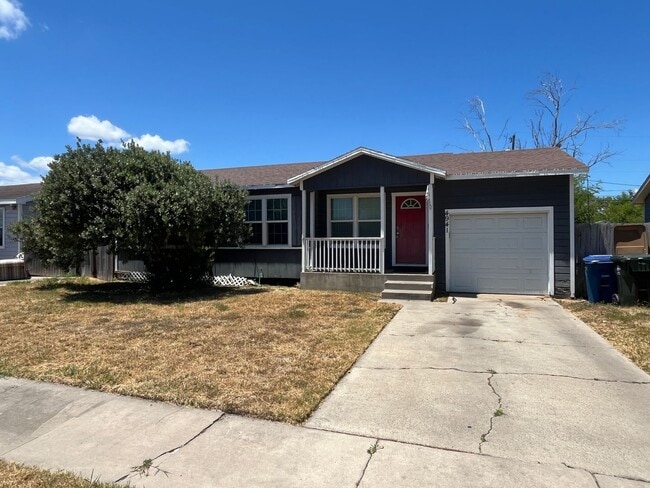Building Photo - UPDATED CENTRAL CITY HOME