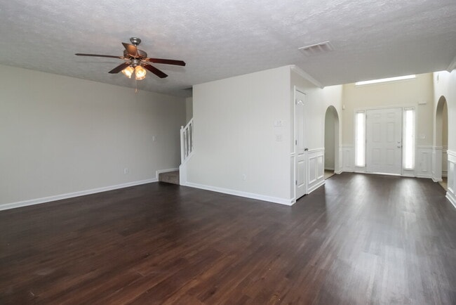 Photo - 604 Mohawk Cir